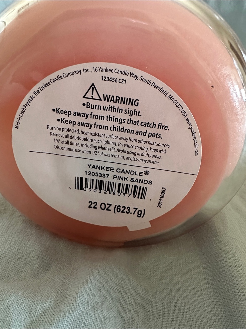 Yankee Candle Pink Sands Candle 22 oz - Picture 3 of 4